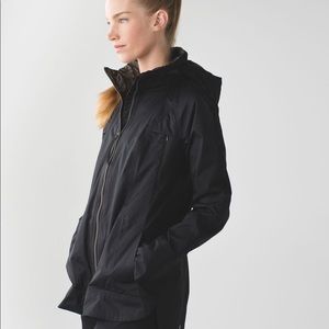 Lululemon Fo Drizzle rain jacket